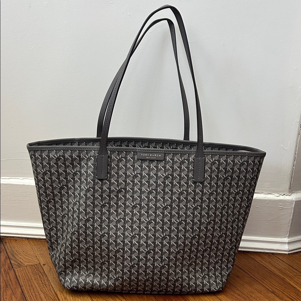 Tory Burch Ever-Ready Zip Tote Bag - Zinc